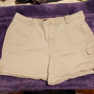 Gloria Vanderbilt Khaki Shorts